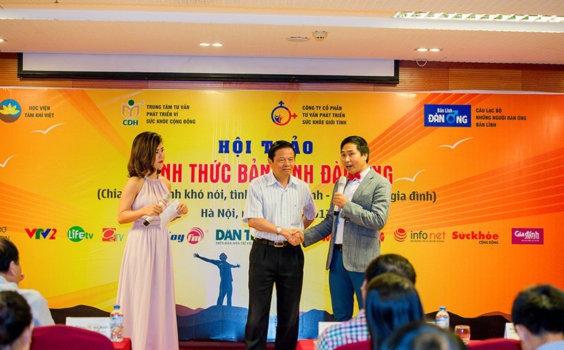 Bộ trưởng Lê Doãn Hợp và chuyên gia Nguyễn Bá Toàn